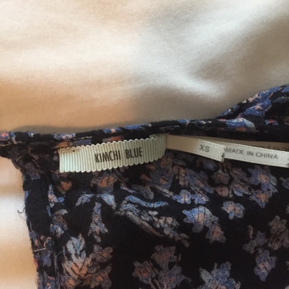 Kimchi Blue Floral Crop - Picture 4 of 4